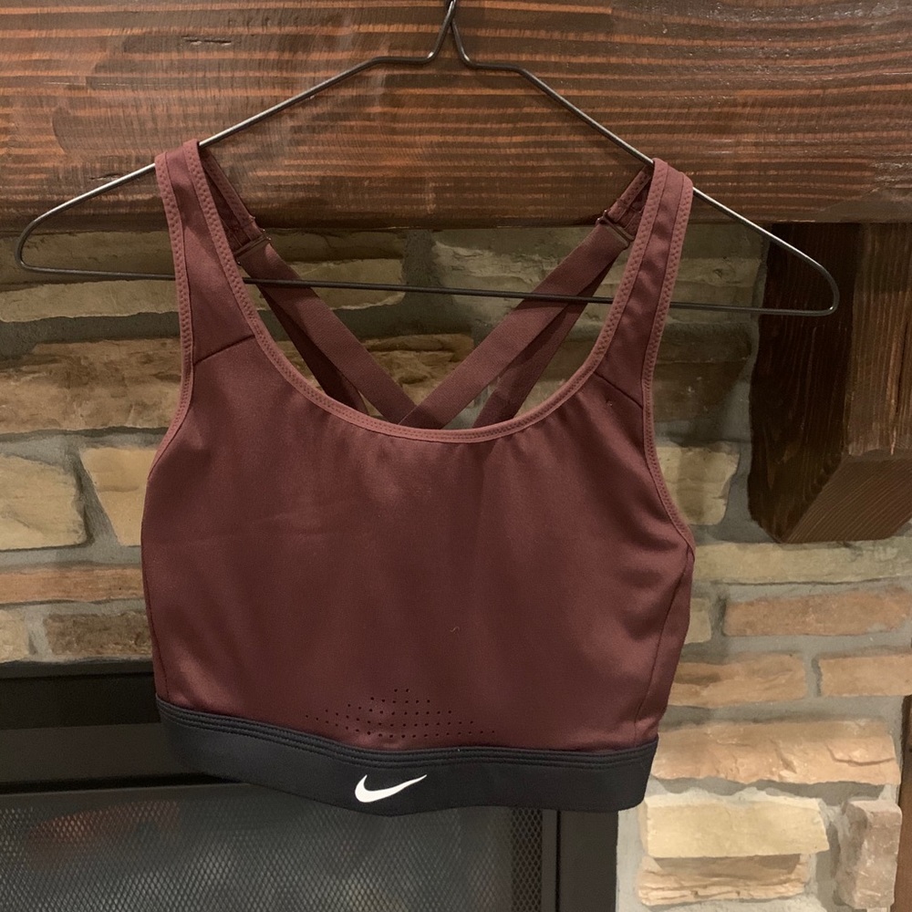 Nike Sport Bra Maroon high neck size L never worn